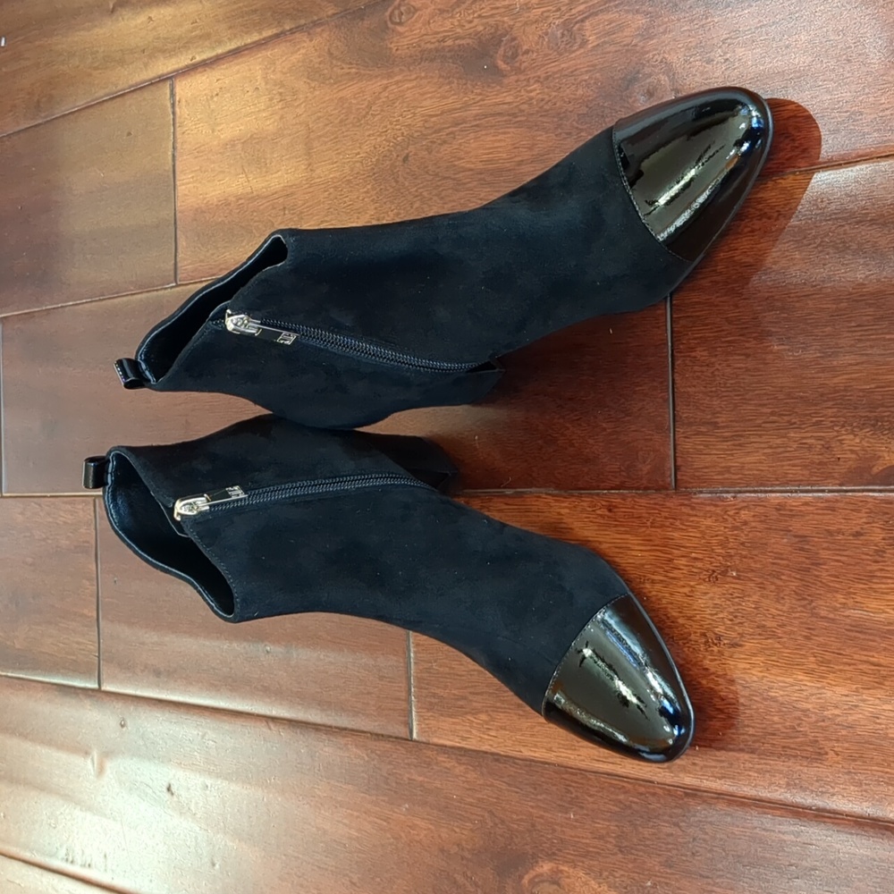 IVANKA TRUMP LUNDY BLACK SUEDE PATENT LEATHER BOOTS SIZE 6.5M